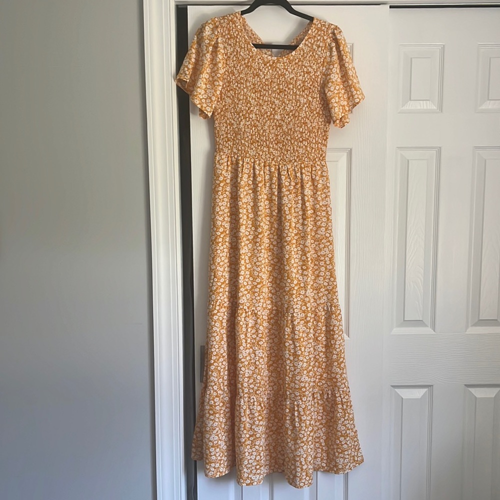 NEVER WORN- M- yellow floral midi dress